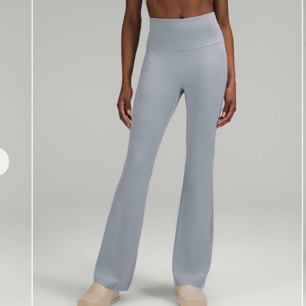 Lululemon Athletica groove super high rise flared pant Nulu in Chambray